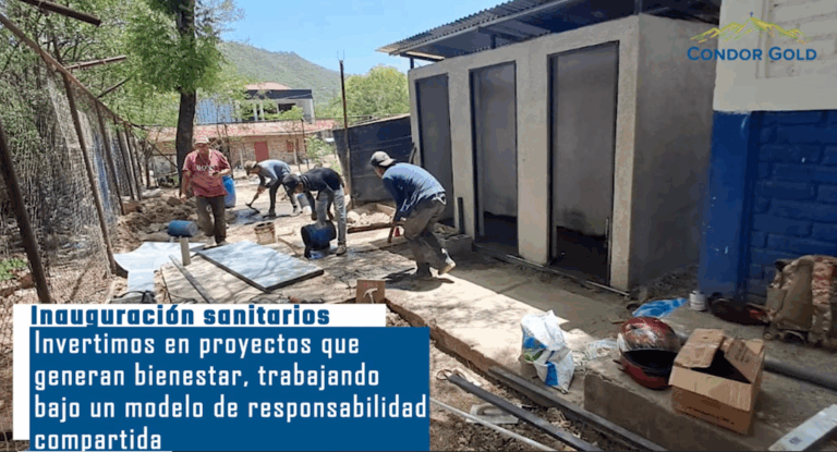 Condor Gold inaugura sanitarios escolares