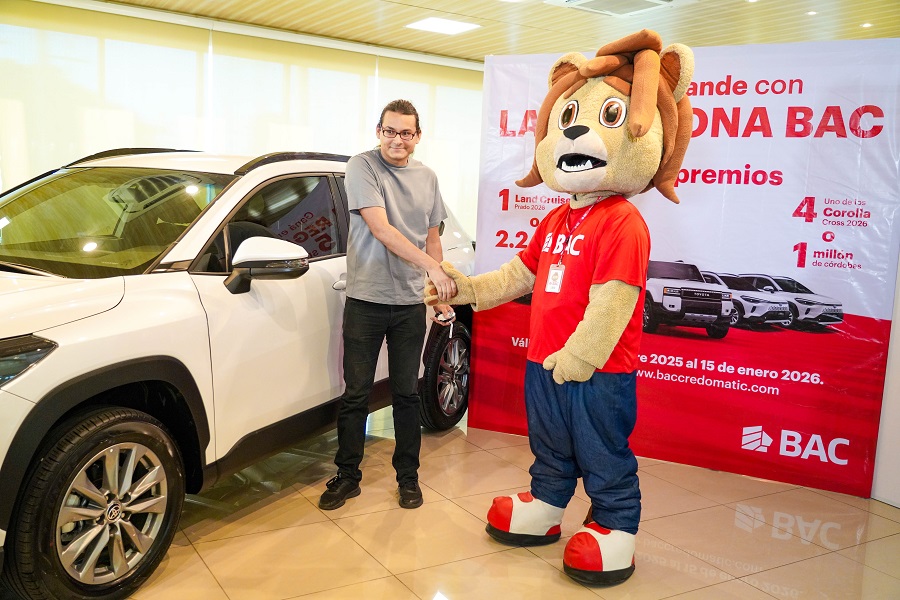 Entrega de premio LA REGALONA BAC Autonica 38 rcg71.com