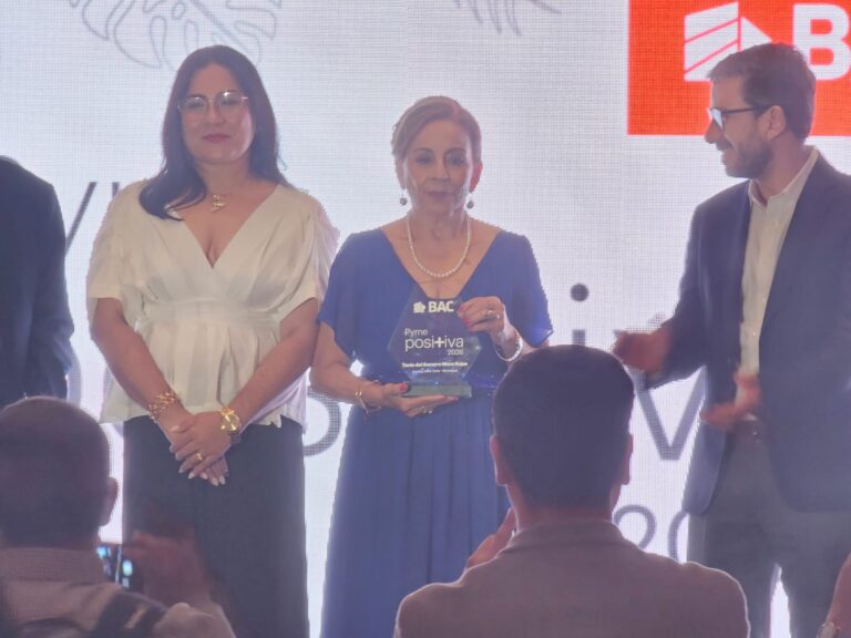 BAC premia a Asados Doña Tania como Pyme Positiva 2026